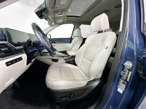 Used 2023 Kia Telluride EX w/ EX Captain's Chair Package AWD/4WD image 4