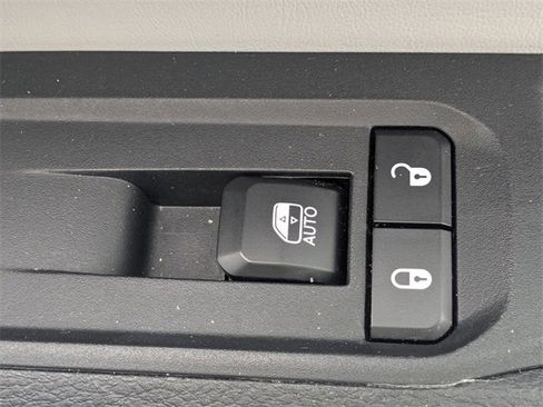 Used 2024 Jeep Compass Limited image 32