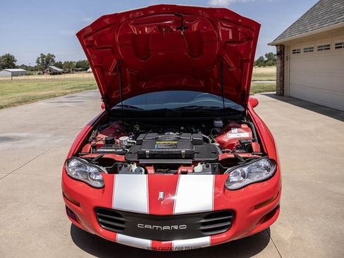 Used 2002 Chevrolet Camaro Z28 w/ SS Performance/Appearance Pkg RWD image 15