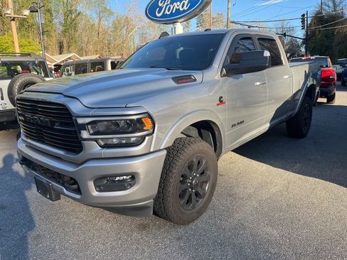 Used 2021 RAM 2500 Laramie w/ Night Edition image 7