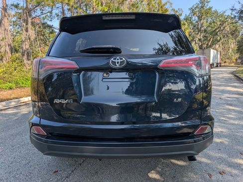 Used 2018 Toyota RAV4 LE image 6