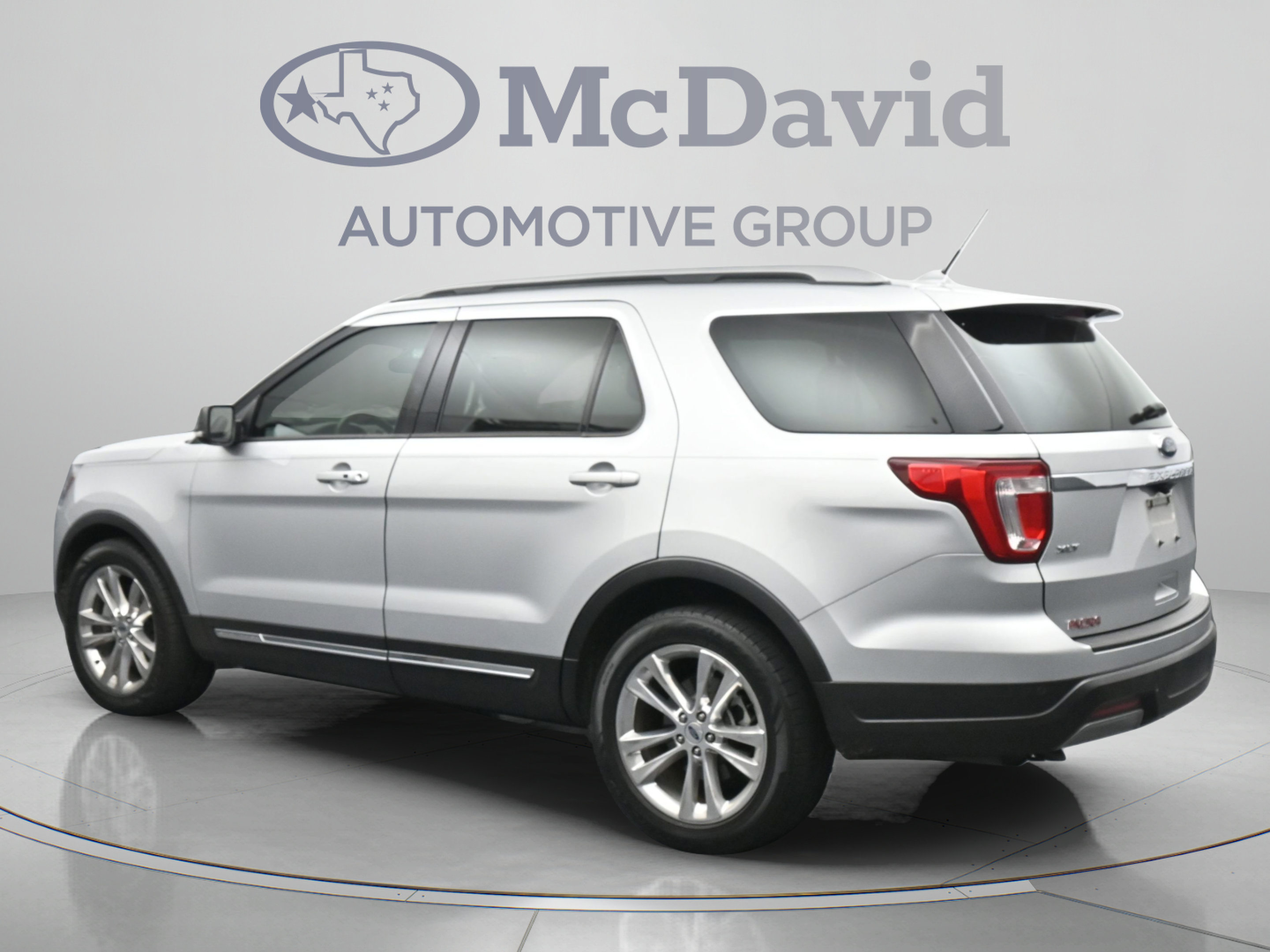 Used 2019 Ford Explorer XLT w/ Equipment Group 202A FWD image 6