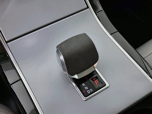 Used 2024 Land Rover Range Rover Velar S AWD/4WD image 20