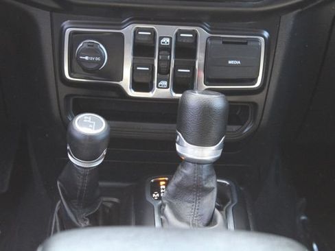 Used 2022 Jeep Wrangler Unlimited Sport AWD/4WD image 18