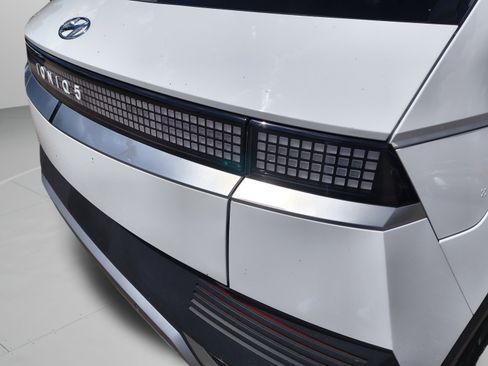Certified 2022 Hyundai Ioniq 5 SEL RWD image 37