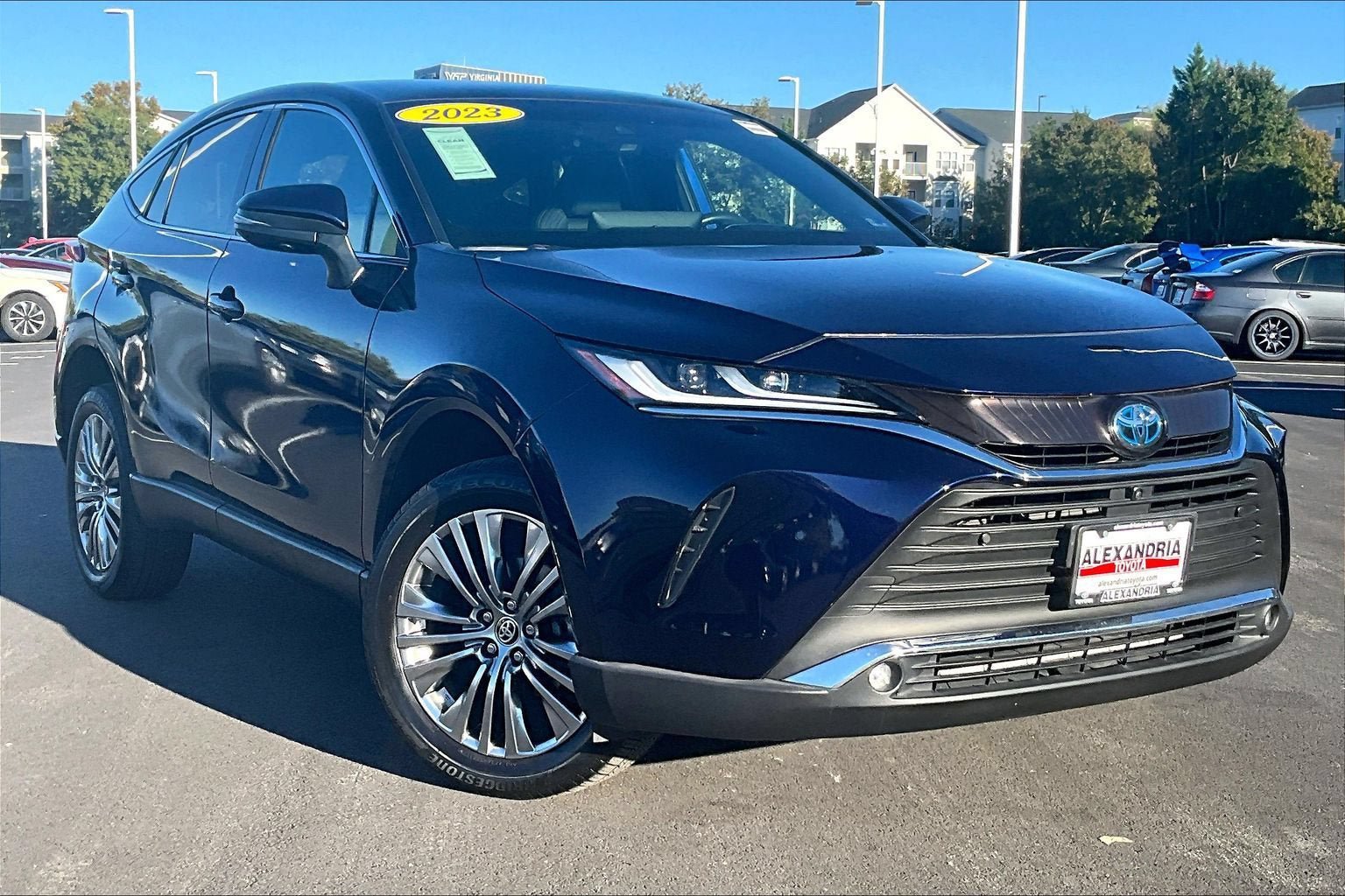 Used 2023 Toyota Venza Limited AWD/4WD image 2