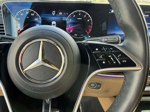 Used 2024 Mercedes-Benz GLS 580 4MATIC image 19