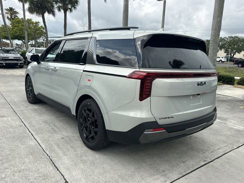 New 2026 Kia Carnival SX Prestige FWD image 8
