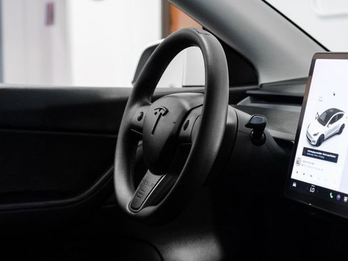 Used 2020 Tesla Model Y Performance image 22