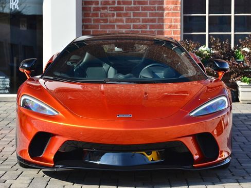 Used 2023 McLaren GT image 2