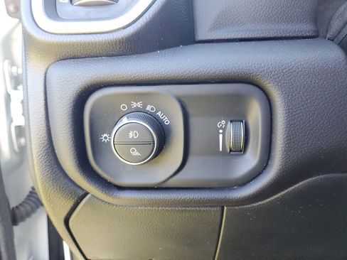 Used 2024 RAM 2500 Big Horn AWD/4WD image 16