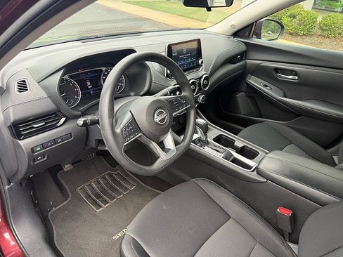 Used 2024 Nissan Sentra SV FWD image 11