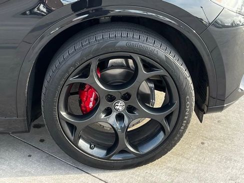 Used 2024 Alfa Romeo Stelvio Veloce image 6