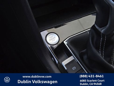 Used 2023 Volkswagen Taos SE w/ Panoramic Sunroof Package FWD image 19