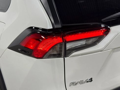 Used 2021 Toyota RAV4 XLE Premium AWD/4WD image 76