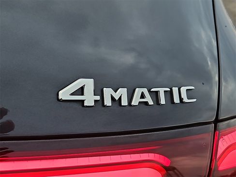 Used 2024 Mercedes-Benz GLC 300 4MATIC image 15