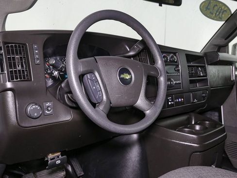 Used 2024 Chevrolet Express 2500 image 19