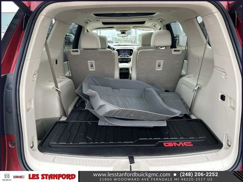 Used 2023 GMC Acadia Denali w/ Denali Ultimate Package AWD/4WD image 11