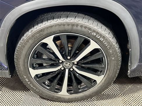 Certified 2022 Toyota Highlander XSE image 27