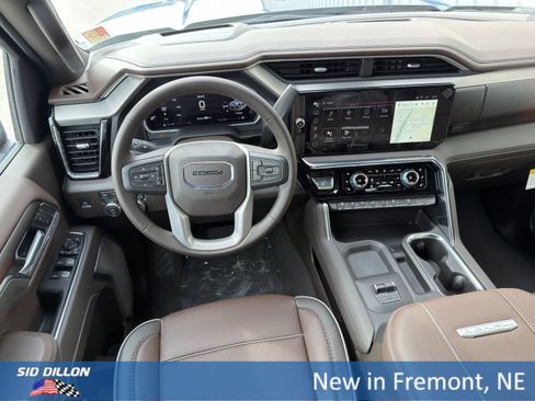 New 2026 GMC Sierra 2500 Denali w/ Denali Reserve Package AWD/4WD image 9