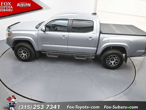 Used 2021 Toyota Tacoma SR5 AWD/4WD image 33