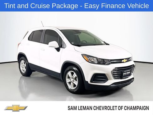 Used 2022 Chevrolet Trax LS w/ Tint and Cruise Package FWD image 1