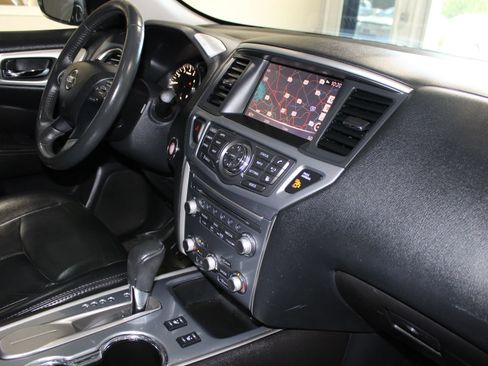 Used 2018 Nissan Pathfinder SL w/ Cargo Package FWD image 31