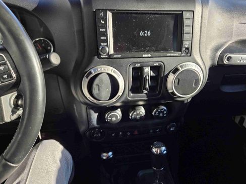 Used 2016 Jeep Wrangler Unlimited Sahara w/ Max Tow Package image 14