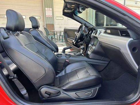 Used 2017 Ford Mustang Premium image 24