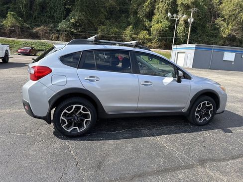 Used 2016 Subaru Crosstrek 2.0i Premium w/ Moonroof Package image 3