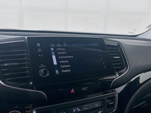 Certified 2022 Honda Pilot Touring image 10