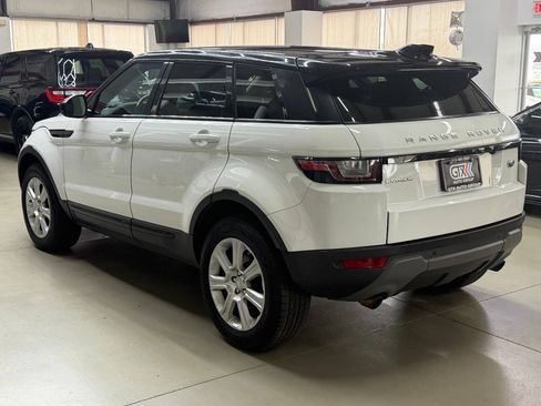 Used 2017 Land Rover Range Rover Evoque SE AWD/4WD image 4