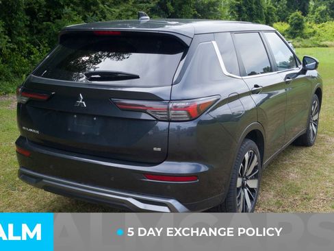 Used 2025 Mitsubishi Outlander SE FWD image 4