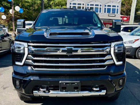 Used 2025 Chevrolet Silverado 2500 High Country w/ High Country Premium Package image 2