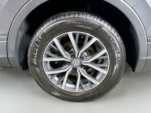 Used 2019 Volkswagen Tiguan SE image 29