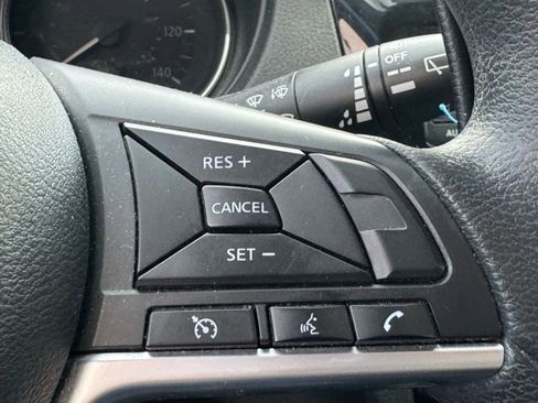 Used 2020 Nissan Rogue S image 11