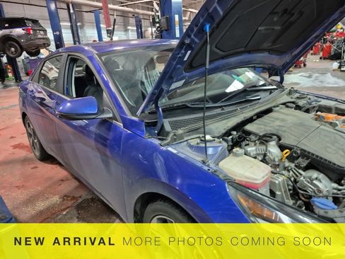 Used 2022 Hyundai Elantra Limited image 8