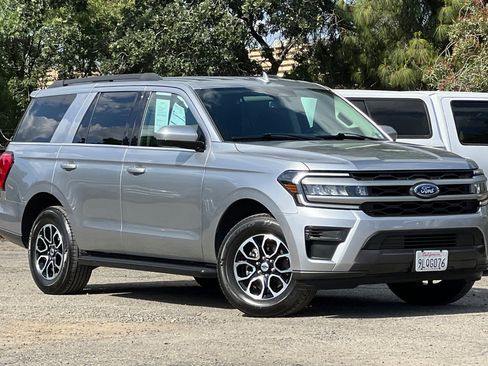 Certified 2024 Ford Expedition XLT AWD/4WD image 2