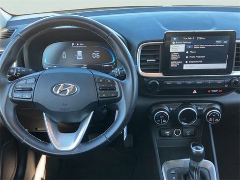 Used 2023 Hyundai Venue SEL image 20