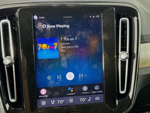 Used 2023 Volvo XC40 B5 Plus w/ Climate Package image 16