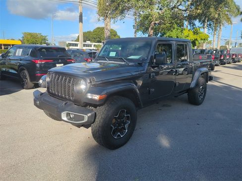 Used 2023 Jeep Gladiator Sport image 10