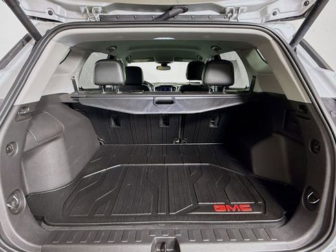 Used 2022 GMC Terrain SLT w/ Infotainment Package II image 25