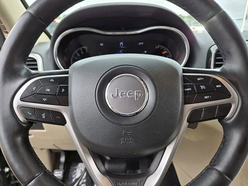 Used 2022 Jeep Grand Cherokee Laredo E w/ Security & Convenience Group image 29