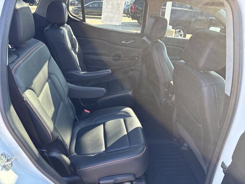 Used 2022 GMC Acadia AT4 w/ Technology Package image 18