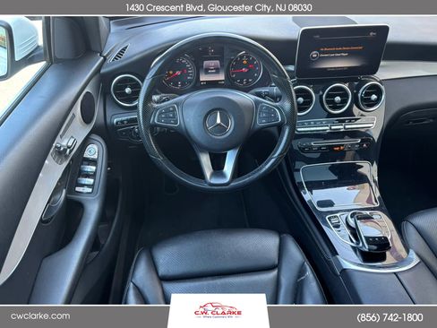 Used 2017 Mercedes-Benz GLC 300 4MATIC image 17