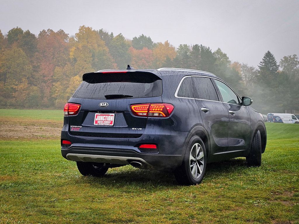 Used 2019 Kia Sorento EX w/ EX Touring Package FWD image 3