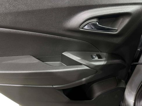 Used 2024 Chevrolet Trax LT w/ Driver Confidence Package FWD image 36