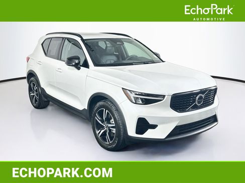 Used 2024 Volvo XC40 B5 Core w/ Protection Package AWD/4WD image 1