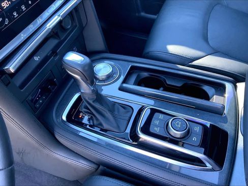 Used 2024 Nissan Armada SL w/ Midnight Edition Package image 17