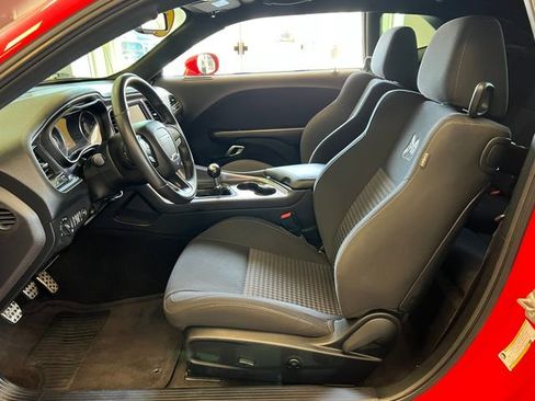 Certified 2018 Dodge Challenger R/T Scat Pack w/ Dynamics Package RWD image 4